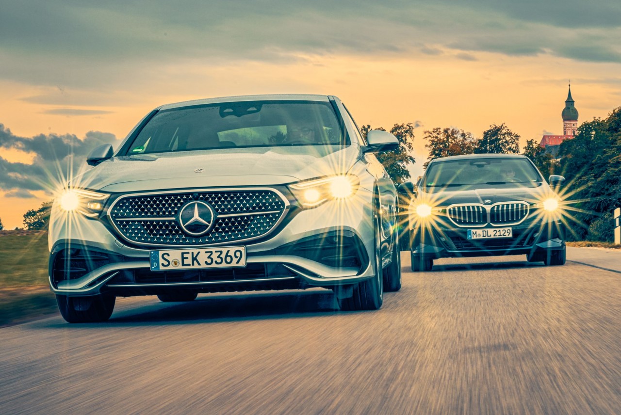 BMW 5 Serisi Touring ve Mercedes E Estate Farkları