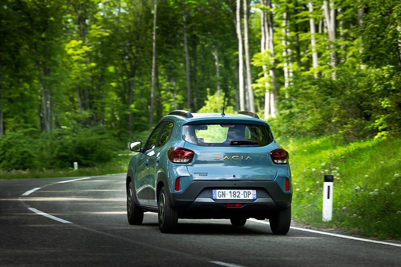 Dacia Spring ile Ekonomik Şehir İ&ccedil;i Yolculuk