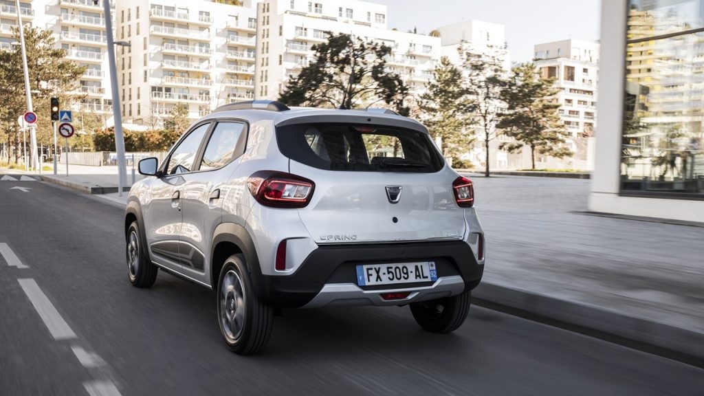 Dacia Spring ile Şehir İ&ccedil;i Elektrikli Ara&ccedil; Kullanımı