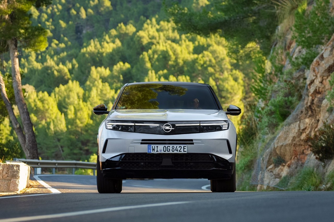 Opel'in 2025 Sürdürülebilirlik Hedefleri: Daha Yeşil ve Maliyet Etkili Modeller Yolda