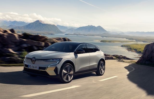 Renault Megane E-Tech: Tam Elektrikli Gelecek