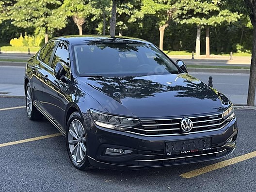 Volkswagen Passat: Klasik ve Prestijli Duruş